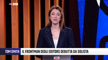 Tom Smith debutta da solista, il suo album è "There Is Nothing In The Dark That Isn't There In The Light"