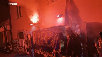 Roma, flashmob davanti a metro Jonio dopo denuncia stupro