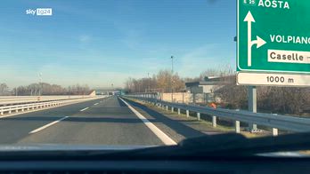 Bimba morta in incidente A5, indagato il conducente del furgone