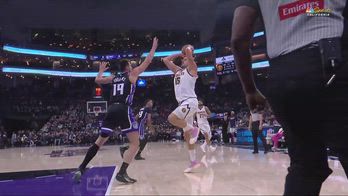 NBA, 36 punti per Nikola Jokic contro Sacramento
