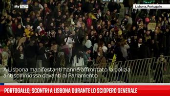 Scontri tra manifestanti e polizia a Lisbona