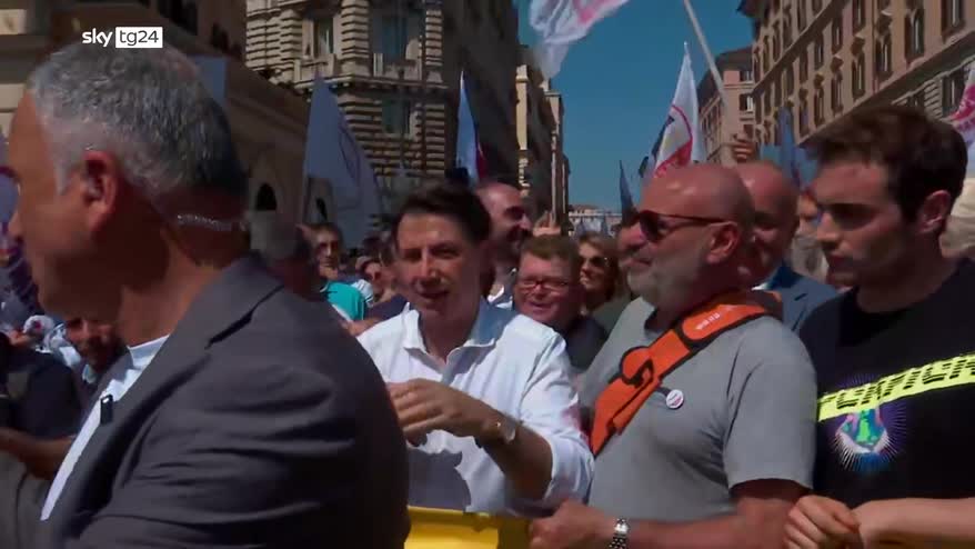 M5S, Conte, Questa è la piazza del disagio sociale