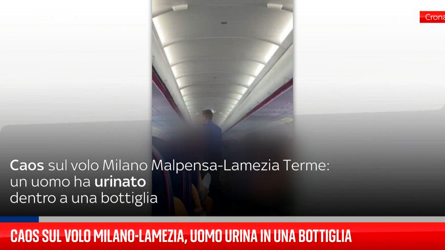 Caos su volo Milano-Lamezia, passeggero urina in bottiglia