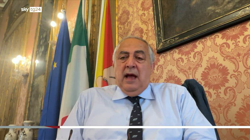 Incendi Palermo, sindaco: origine non può che essere dolosa