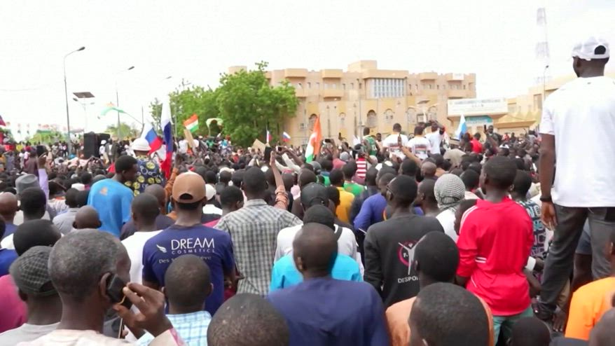 Niger, scade domenica l'ultimatum, venti di guerra nel Paese