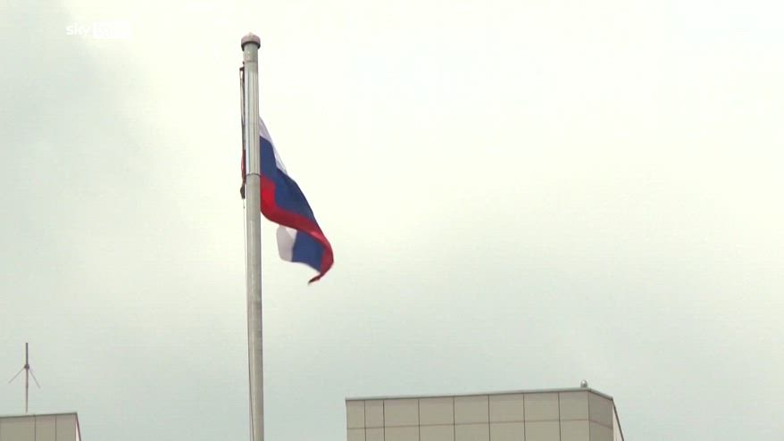 La Russia alza i tassi al 12% dopo il crollo del Rublo