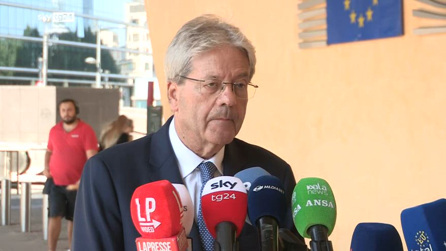 Gentiloni: sorprende calo pil Italia, economia Europa debole