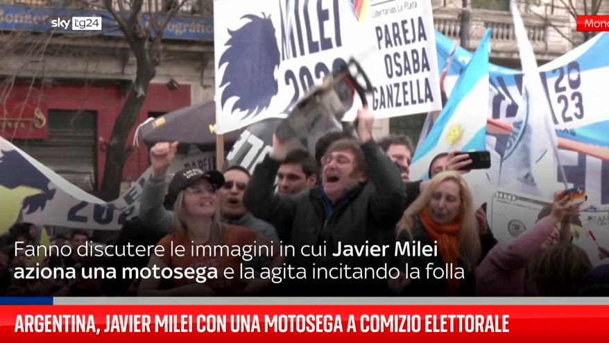 Argentina, Javier Milei con una motosega a comizio elettorale
