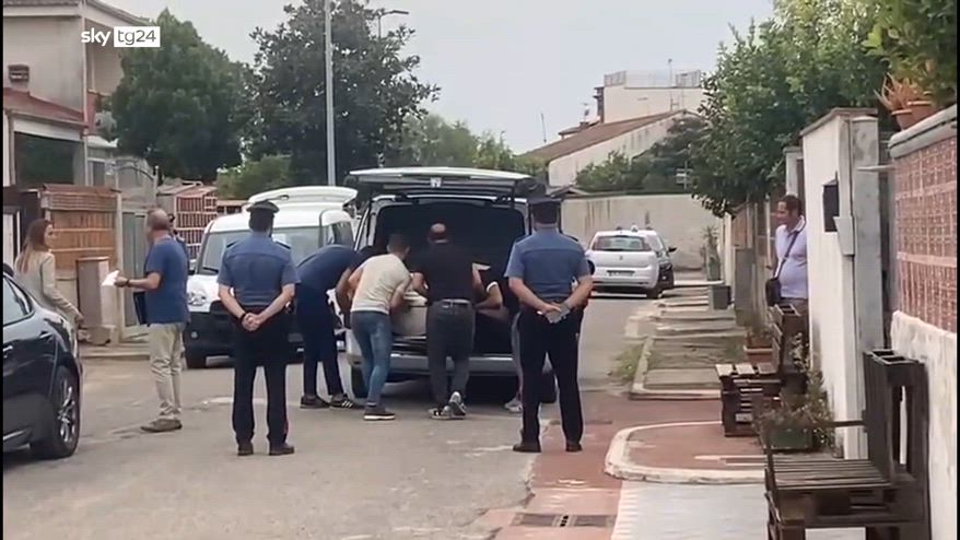 Salerno, uccide la moglie a coltellate