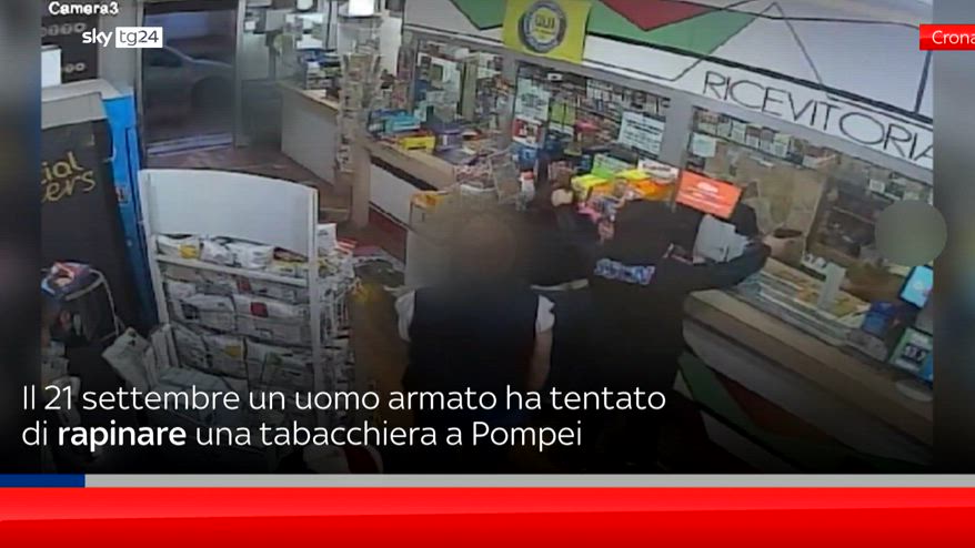 Pompei, tenta rapina: fermato da dipendenti e clienti