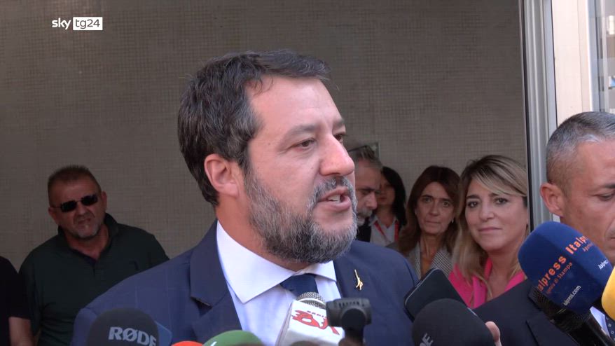 Migranti, Salvini: "Totale fiducia in Meloni, dagli altri Paesi mi aspetto rispetto"