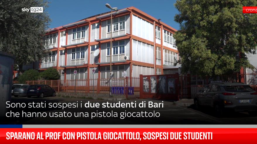 Bari, sparano al prof con pistola giocattolo: sospesi due studenti