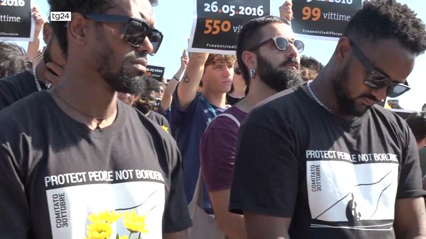 Lampedusa, migliaia di persone a 10 anni dalla strage del 3 ottobre
