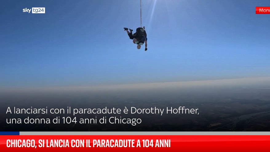 Chicago, si lancia con il paracadute a 104 anni