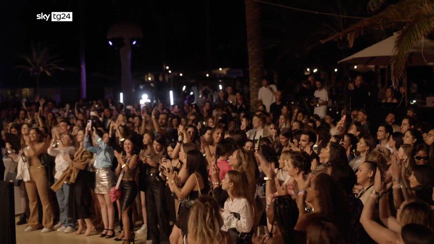 Tezenis, a Ibiza una festa evento per celebrare i 20 anni del band