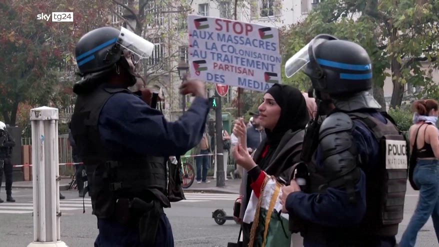 Medioriente, immagini delle proteste pro Palestina a Parigi
