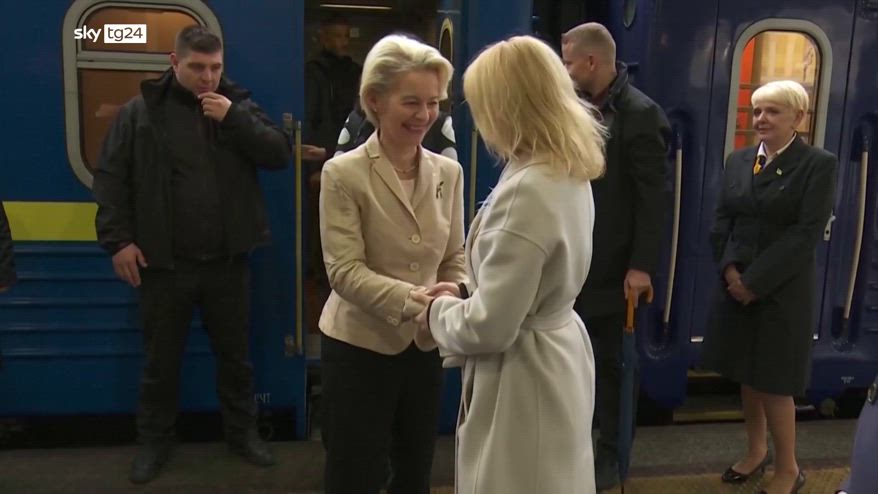 Guerra in Ucraina, visita a sopresa di Von del Leyen a Kiev