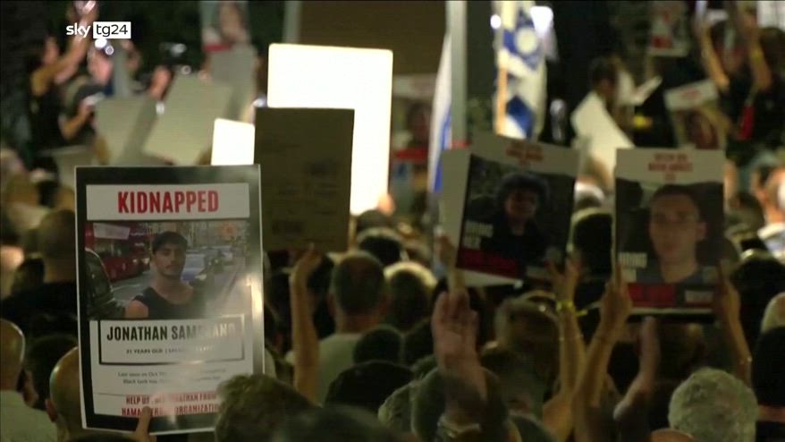 Medioriente, familiari di ostaggi manifestano a Tel Aviv
