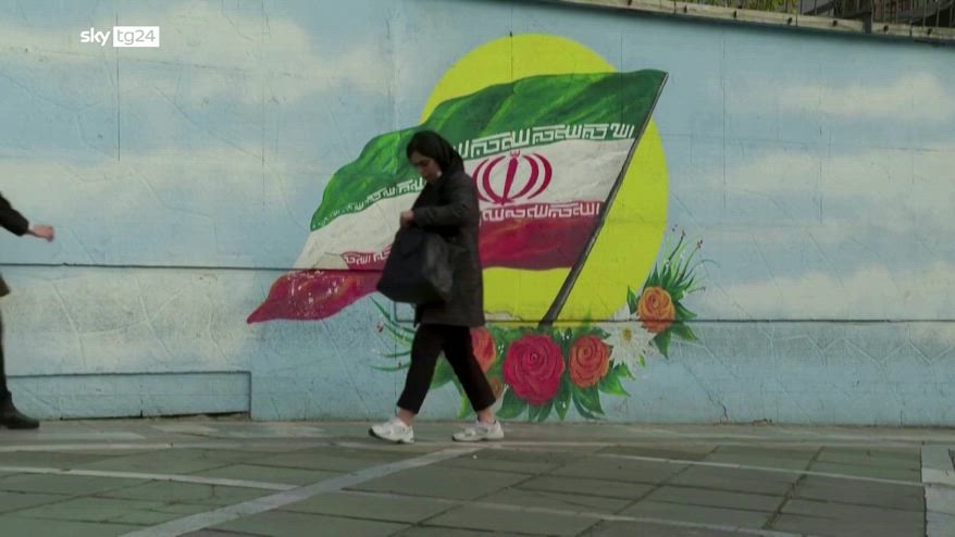 Iran, continua lotta donne iraniane contro violenze