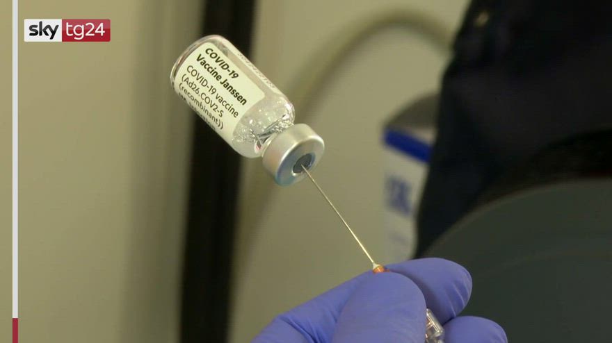 Vaccino Covid, dal 10 giugno possibile stop a fasce d'età