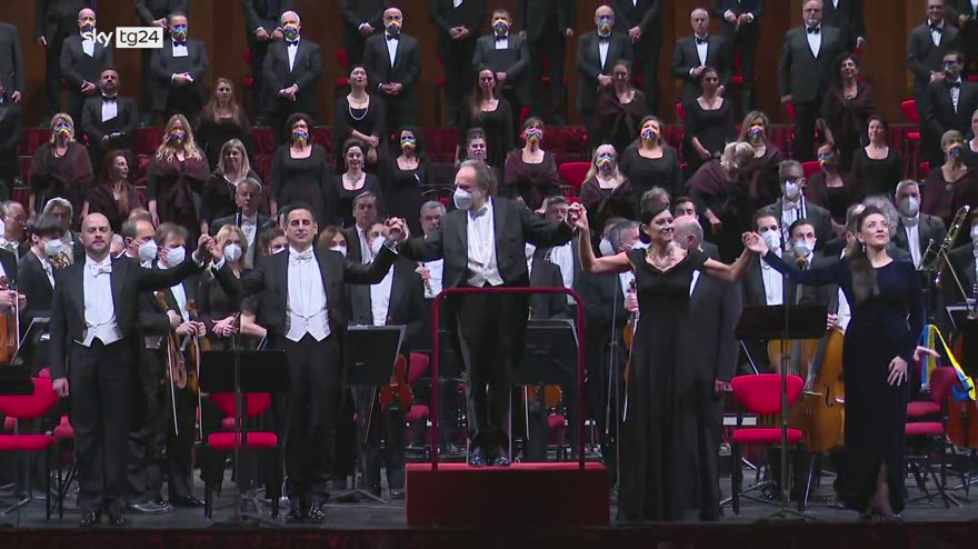 Scala, il concerto per la pace diretto da Chailly. VIDEO
