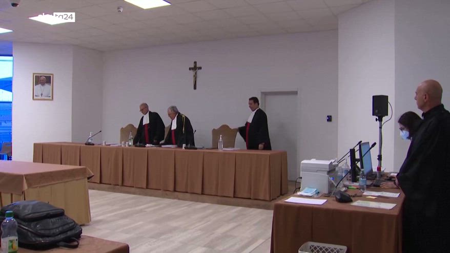 Fondi Vaticano, Becciu condannato a 5 anni e 6 mesi