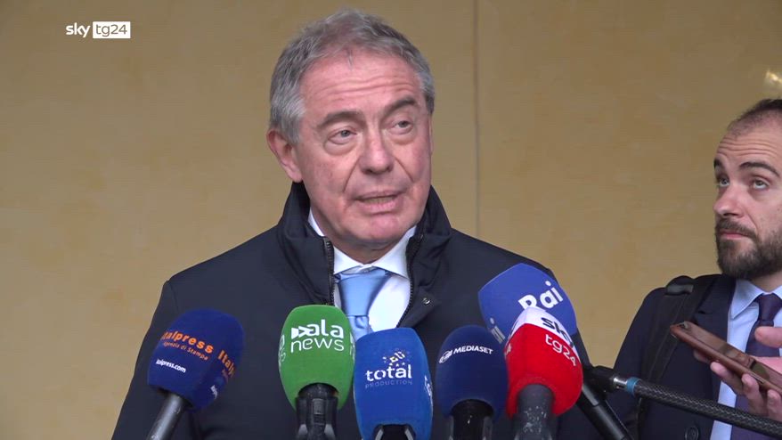 Rc auto, a dicembre +7,3%, ministro Urso apre tavolo
