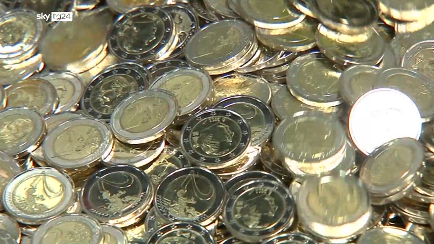 Previsioni UE, PIL italiano rivisto al ribasso