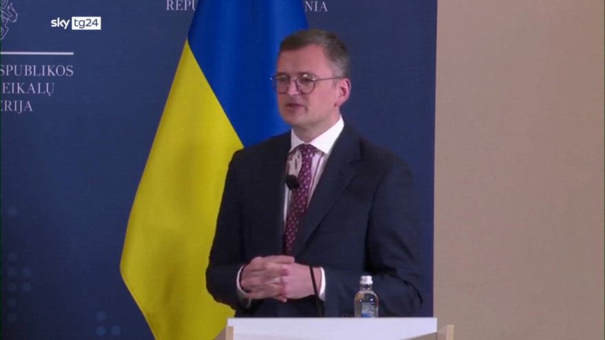 Ucraina, Kuleba al Papa: non alzeremo mai bandiera bianca