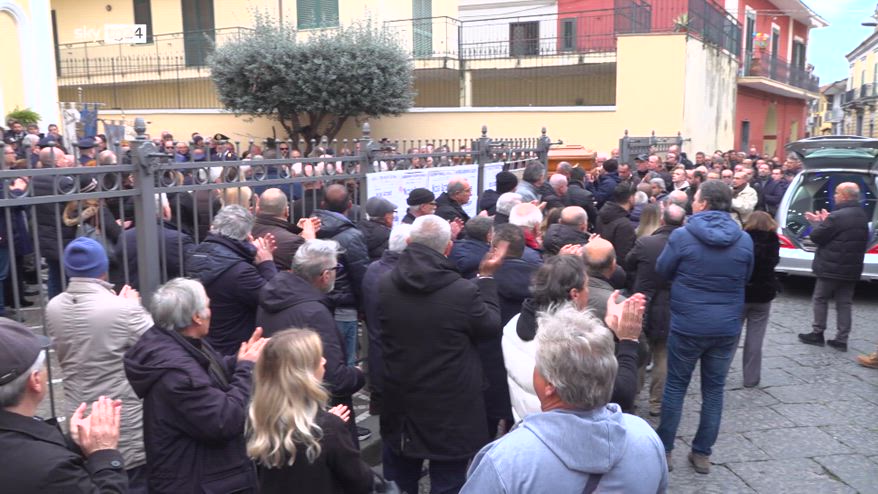 Addio Nicola Barbato Poliziotto Eroe Paralizzato In Blitz Video Sky