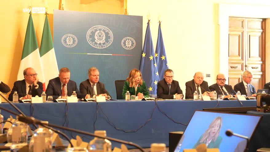 Piano Mattei, Meloni in Egitto per firma memorandum migranti