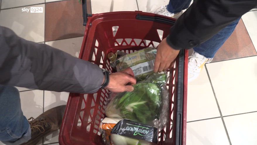 Inflazione, i prezzi si raffreddano ma il conto resta salato