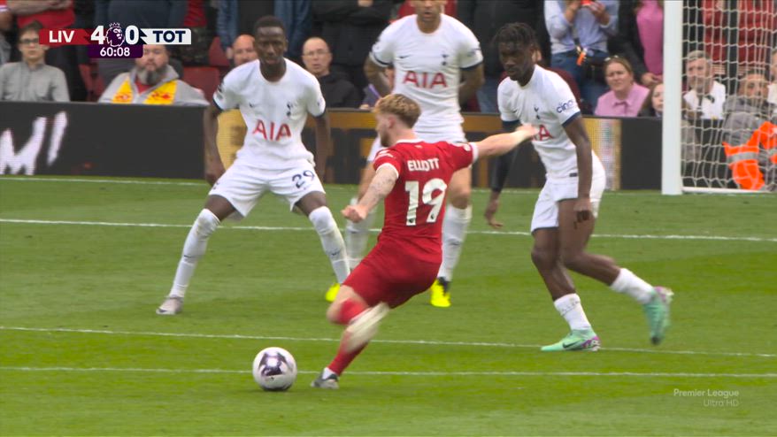 Liverpool-Tottenham, gol-gioiello di Elliott nel sette