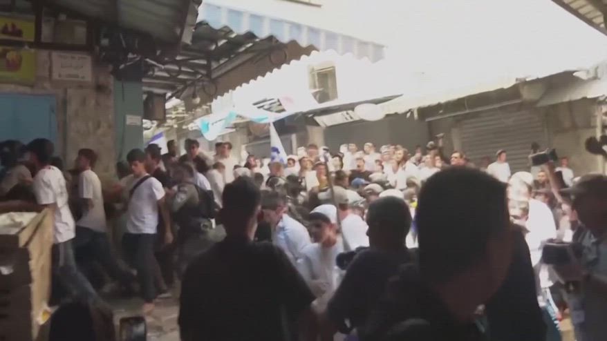 Gerusalemme, tensioni durante la marcia nella città vecchia
