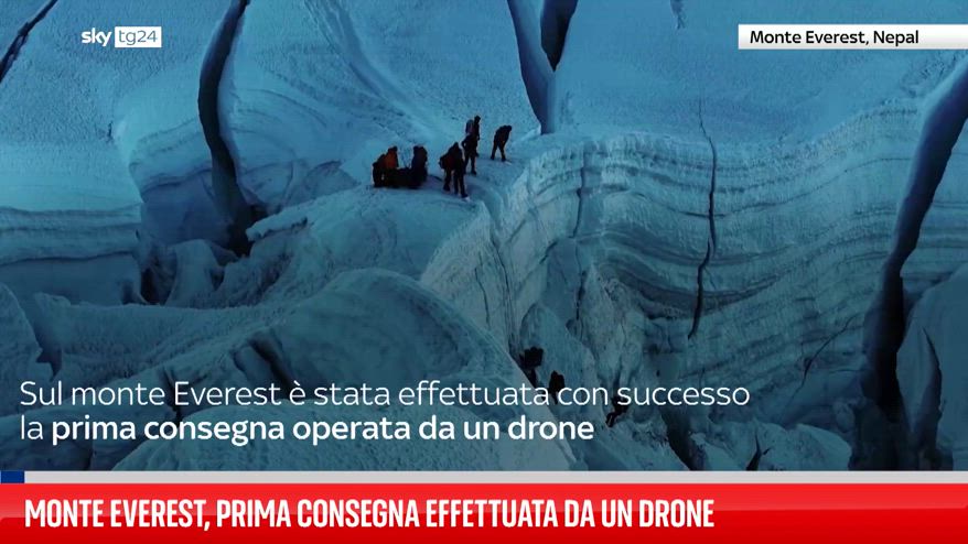 Monte Everest, prima consegna effettuata da un drone