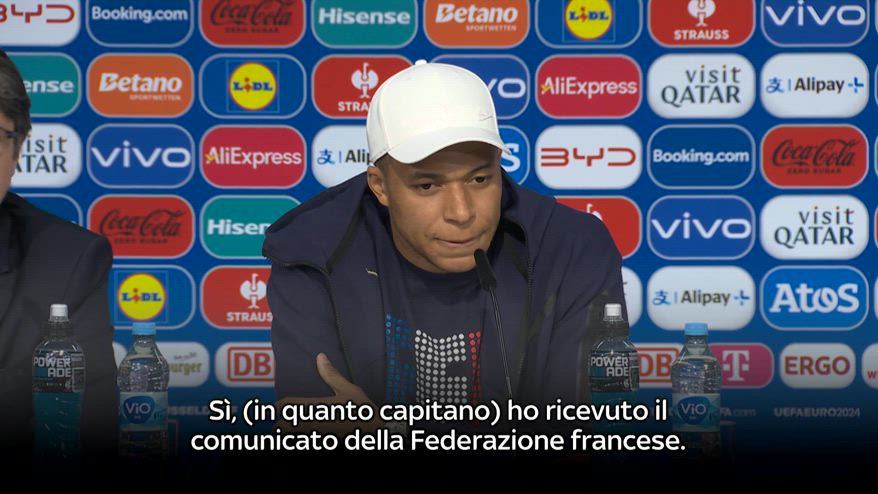 Mbappé: "Estremisti alle porte del potere in Francia"