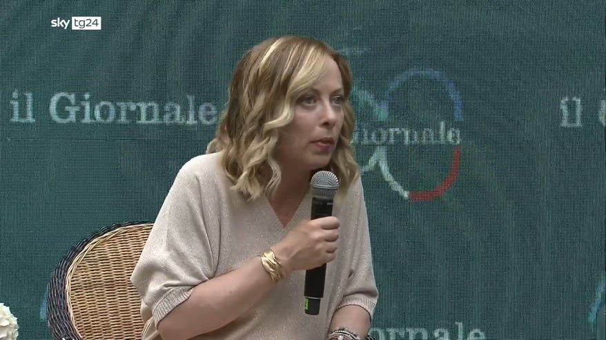 Meloni: surreale a consiglio informale già nomi per vertici