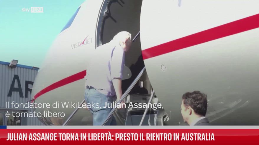Assange torna in libertà: presto il rientro in Australia
