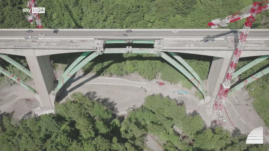 Parma-La Spezia, la demolizione del viadotto Gravagna