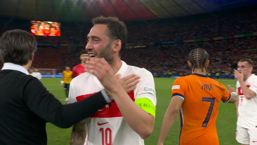 Calhanoglu in lacrime dopo Olanda-Turchia degli Europei