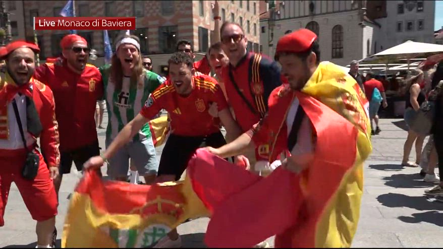 Spagna-Francia, i tifosi intonano la Marcha Real in città