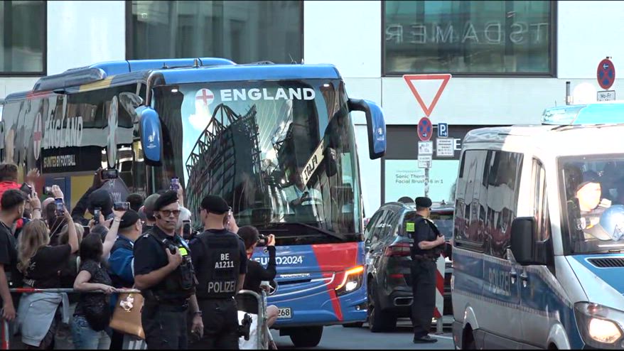 L'arrivo dell'Inghilterra nell'albergo a Berlino