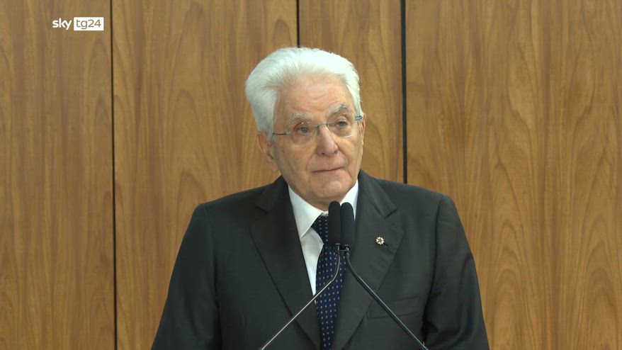 Ucraina, Mattarella: lavorare ostinatamente a pace giusta