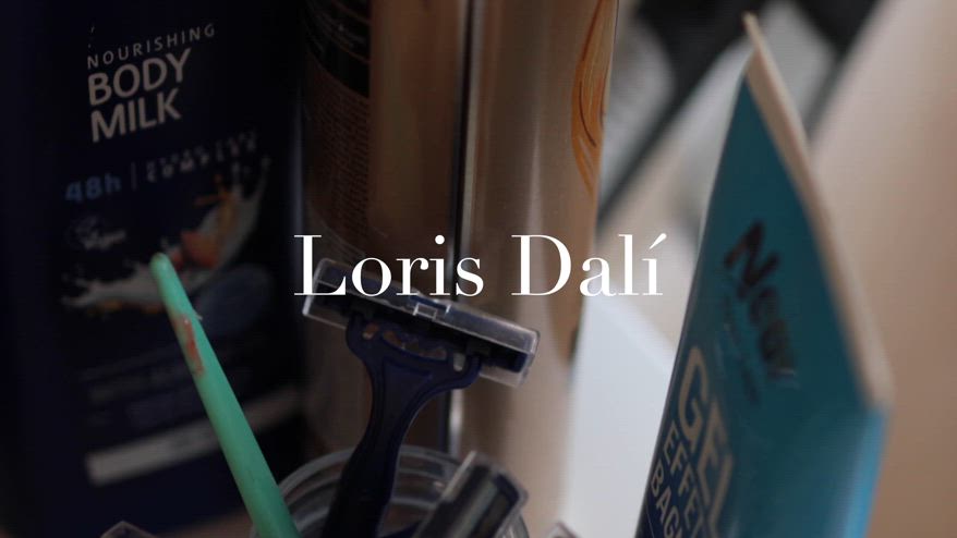 VIDEO - Loris Dalì presenta Se citofoni scendo