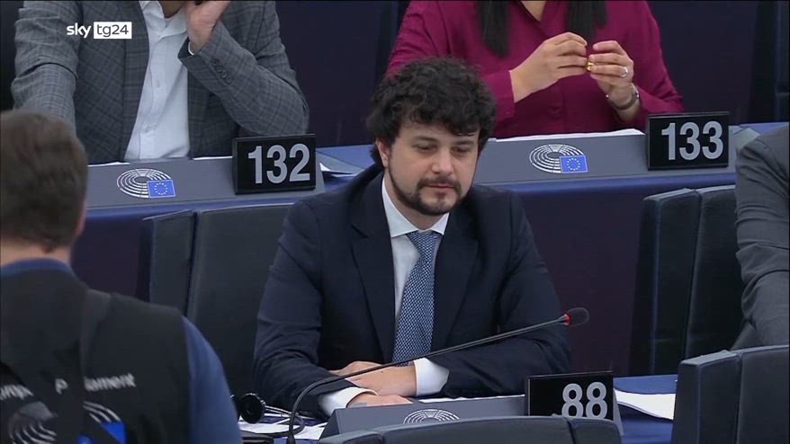 AI Act, entrano in vigore le prime restrizioni in Ue