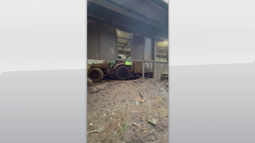 Maltempo, frane e smottamenti in Versilia: case isolate