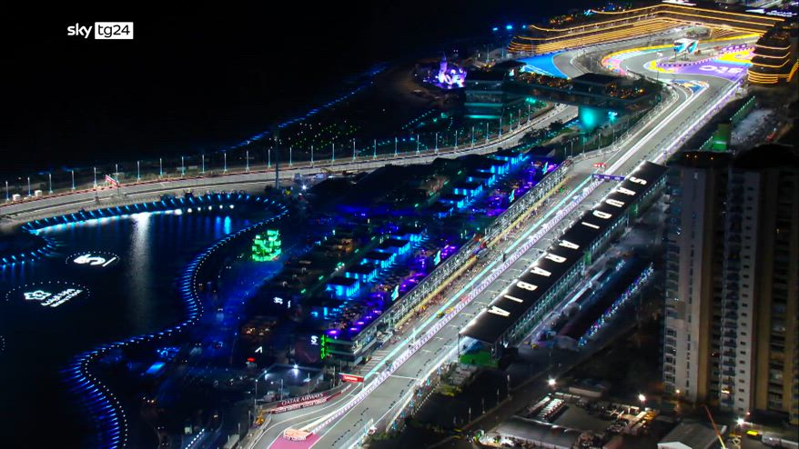 F1, in Arabia pole di Verstappen: video e highlights