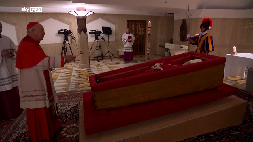 Papa Francesco, l'esposizione della salma di Bergoglio