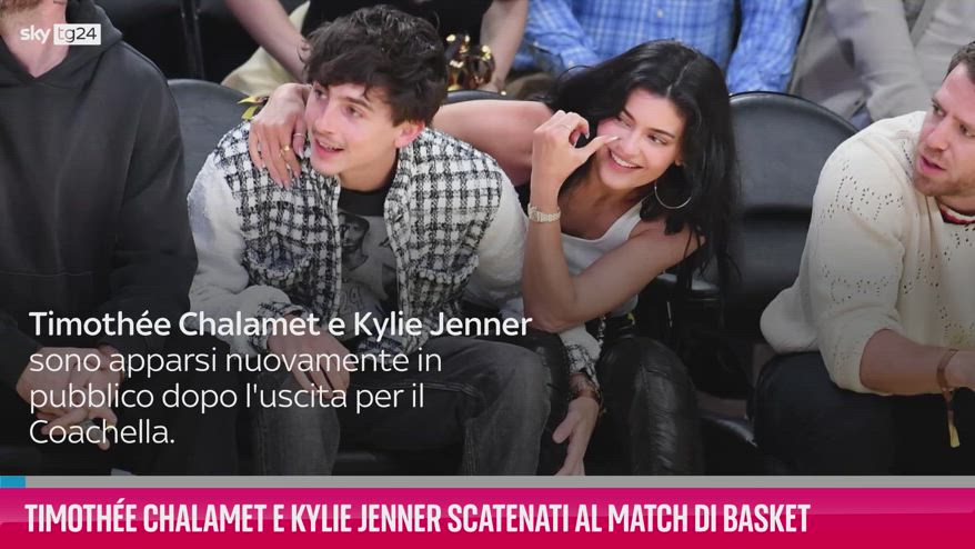 VIDEO Chalamet e Jenner scatenati al match di basket