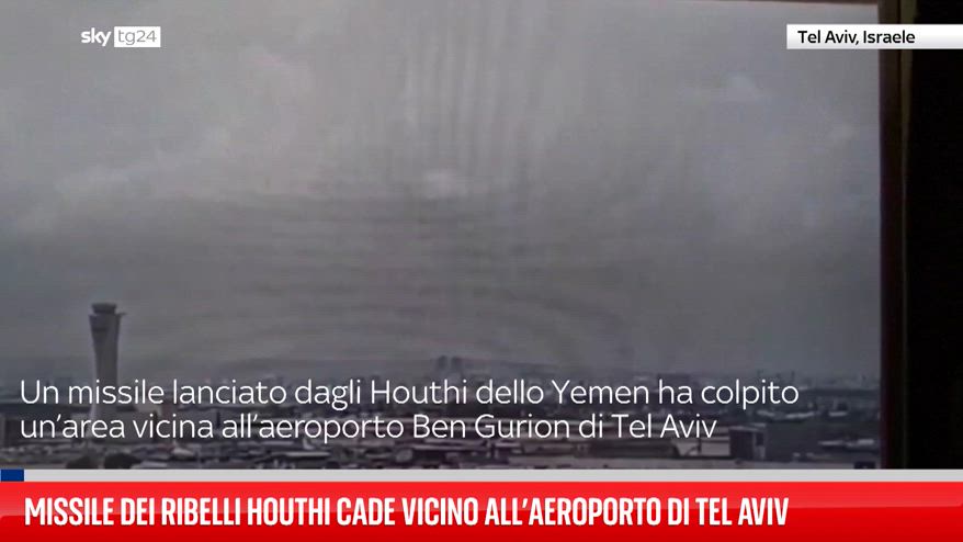 Missile ribelli Houthi cade vicino all’aeroporto di Tel Aviv